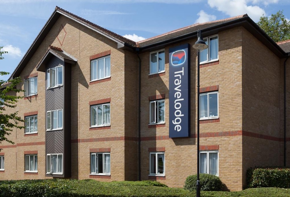 Travelodge Staines 2/30