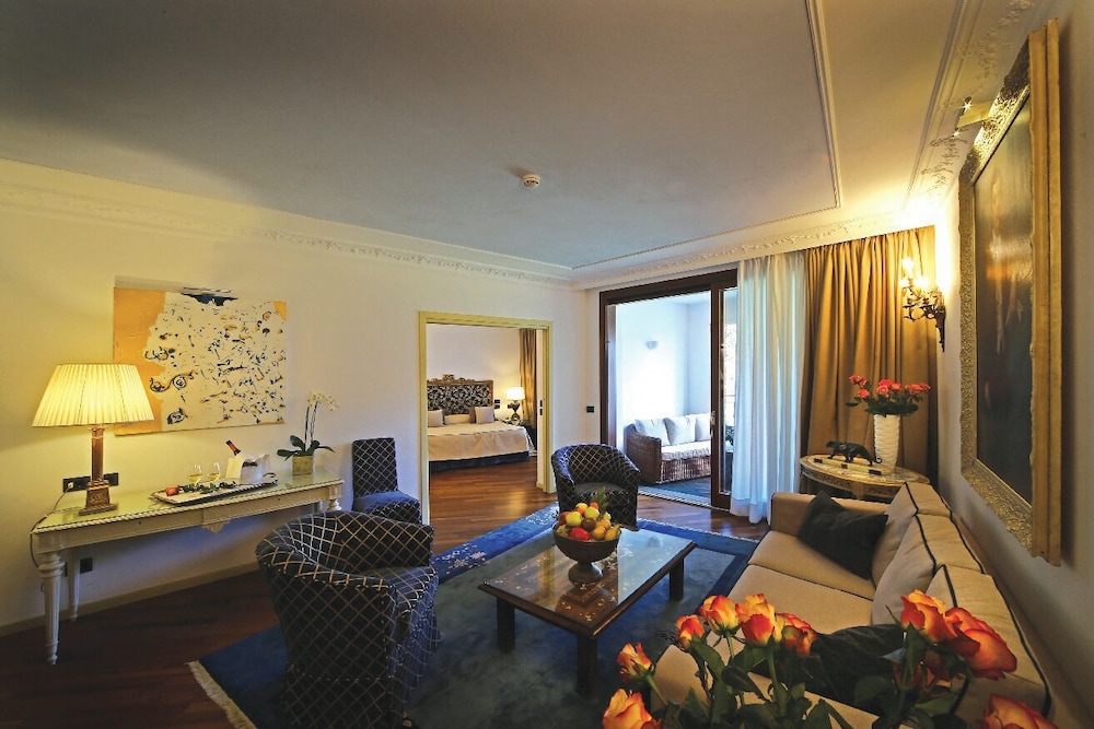 RELAIS DU SILENCE ALBERGO RELAIS I DUE ROCCOLI 28/50