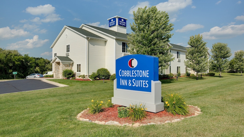 Cobblestone Inn & Suites - Clintonville 47/50