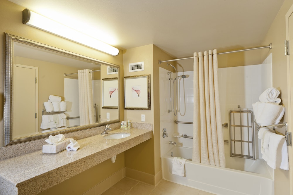 Holiday Inn & Suites Barstow 46/48
