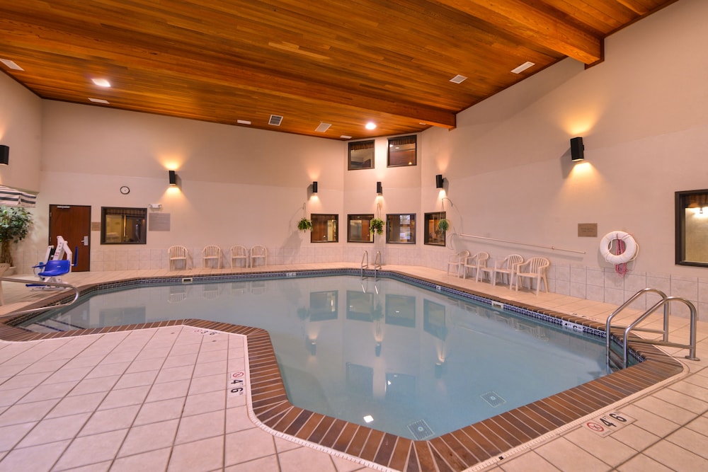 Kelly Inn & Suites Mitchell South Dakota 22/39