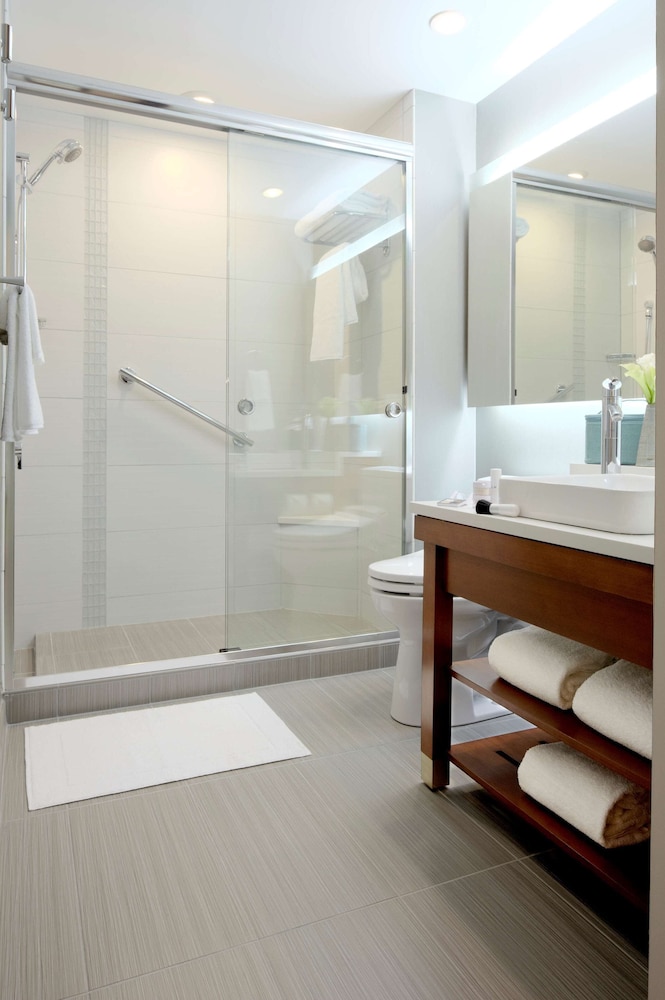 Hyatt Place Greenville/Downtown 18/64