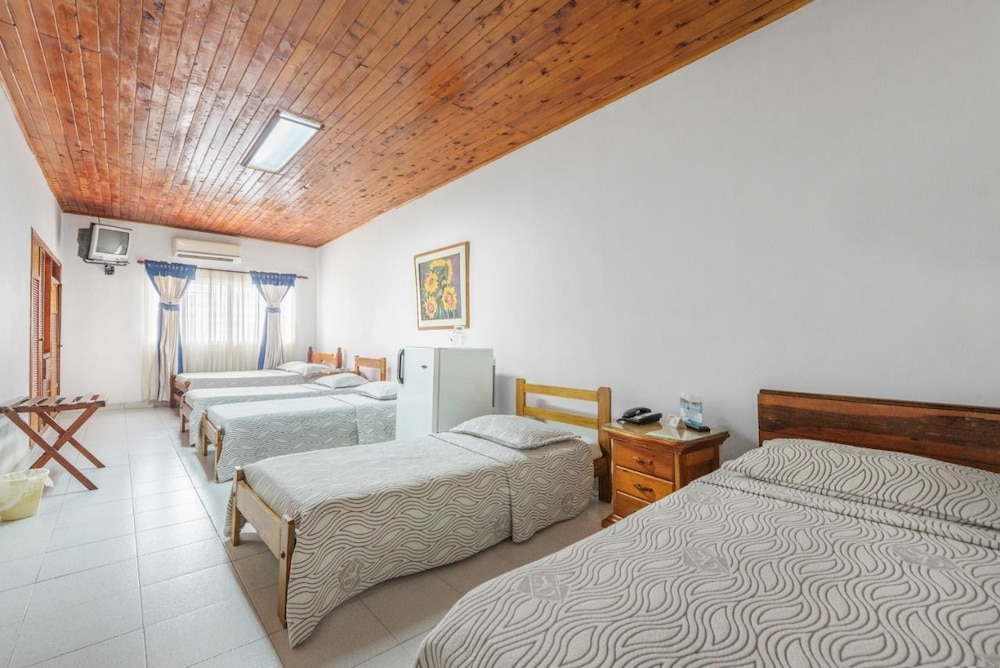 Veleros Hotel 27/57