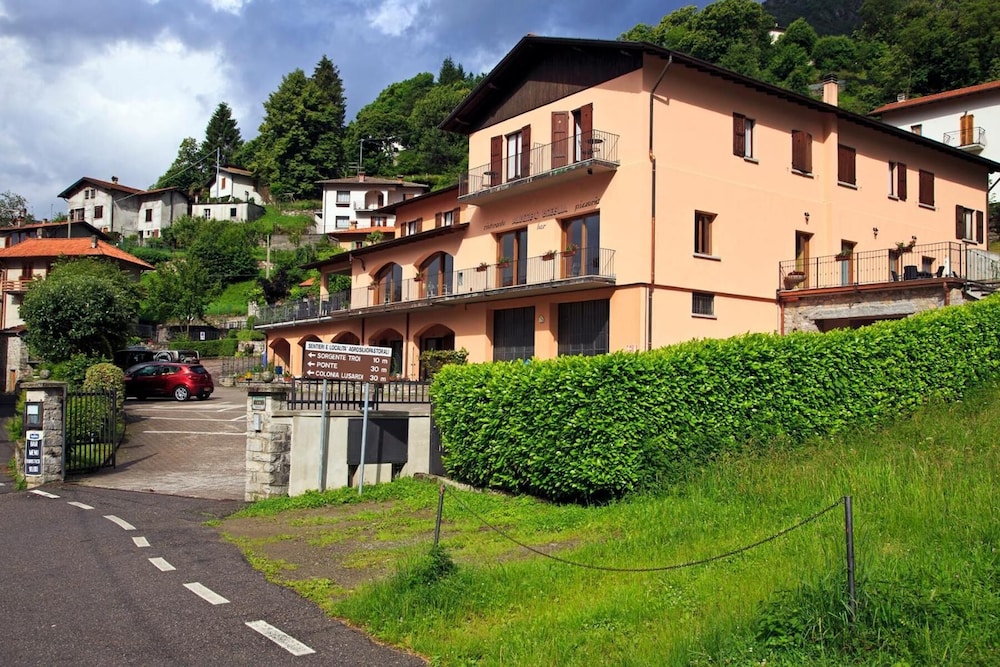 Albergo Breglia 61/64