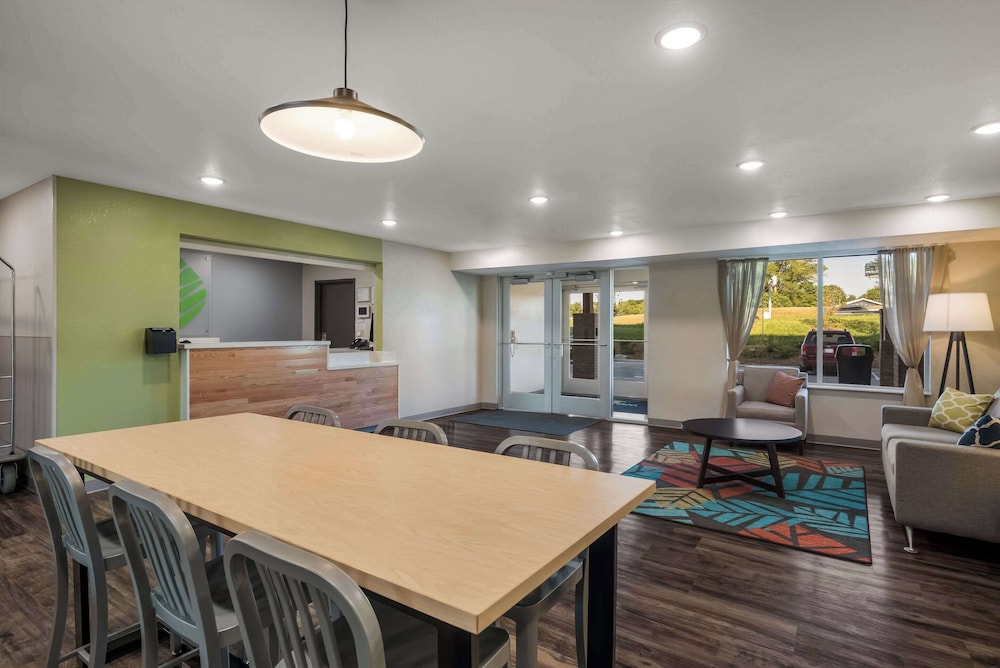 Woodspring Suites Milwaukee - Menomonee Falls 15/27