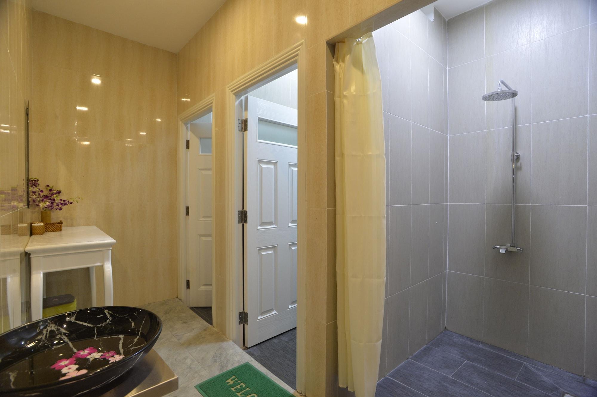 Urban Lodge Hotel - Hostel 75/75