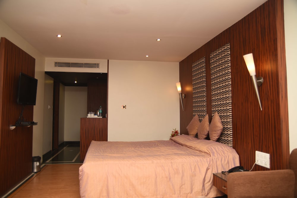 Maurya Hotel 25/66