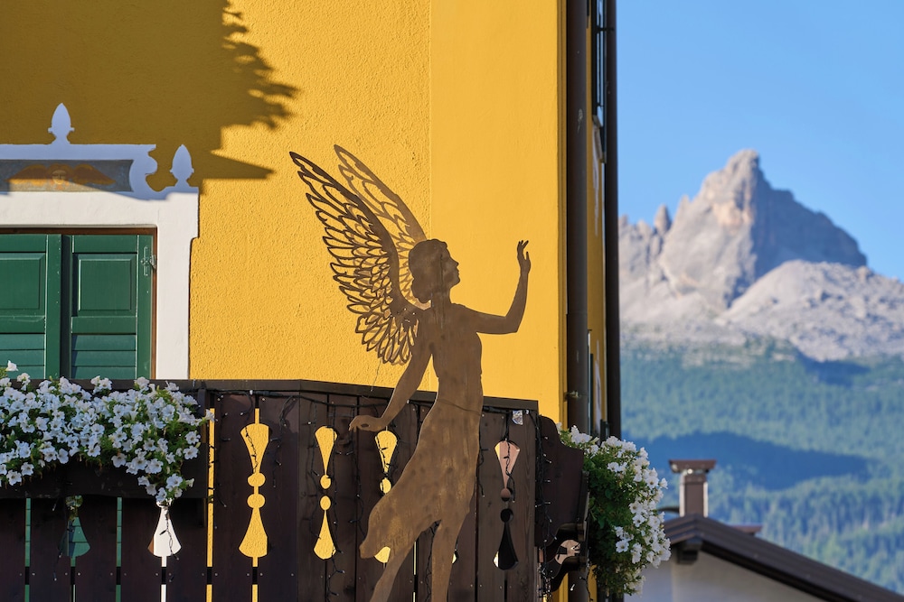 Ambra Cortina Luxury Fashion Boutique Hotel 8/55