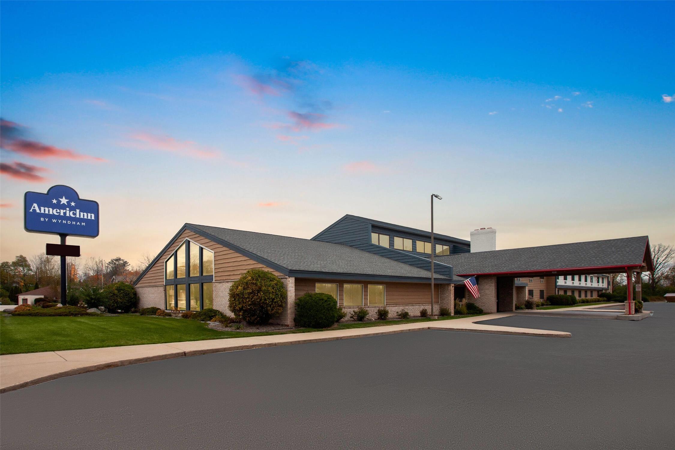 AmericInn by Wyndham Green Bay West 41/42