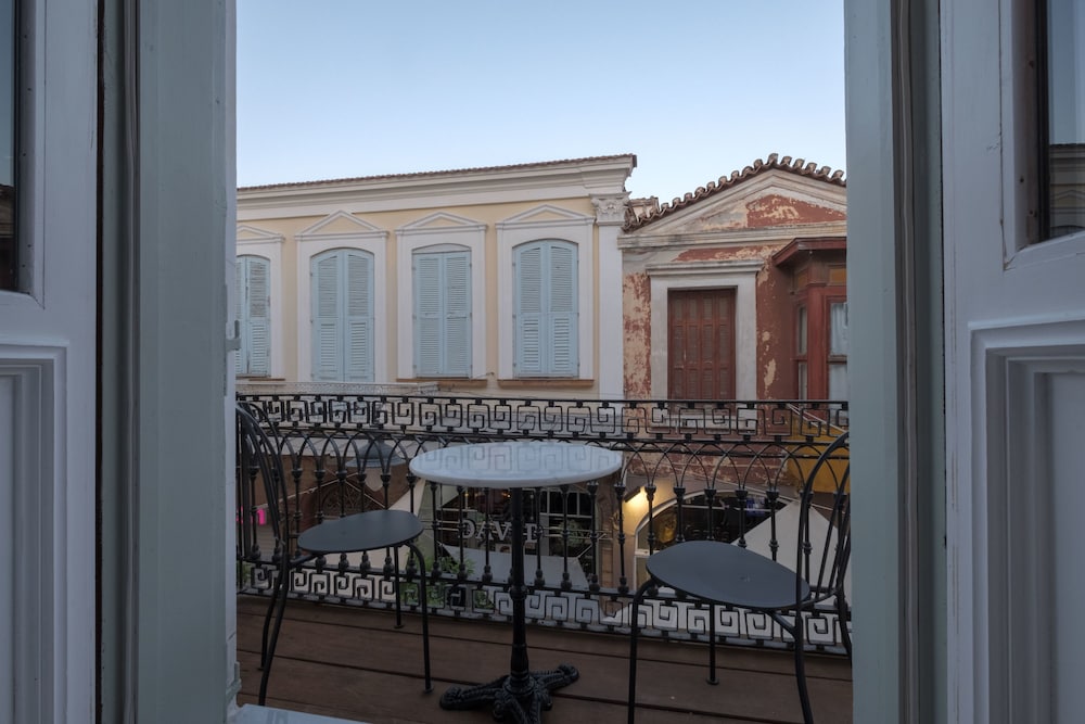Agora Residence 2/50