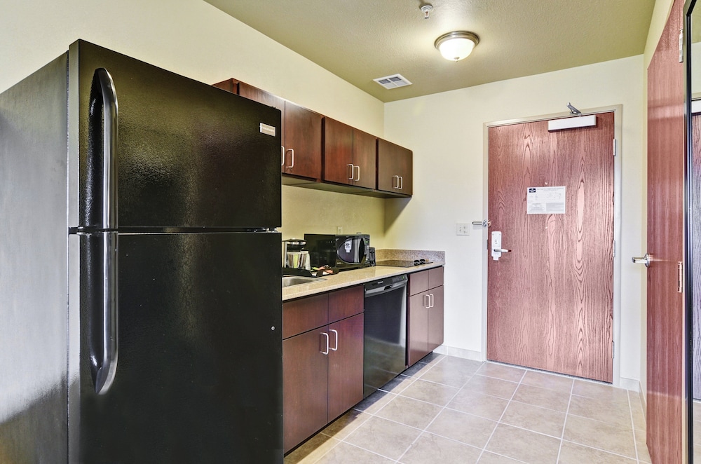 Cobblestone Inn & Suites - Ambridge 7/49