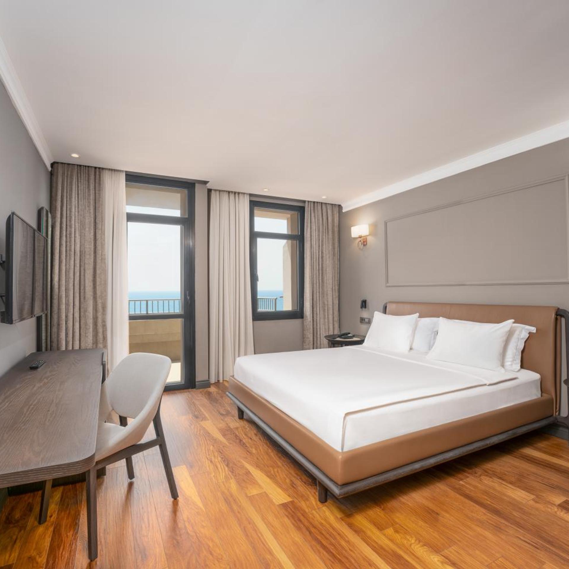 Deluxe, Suite