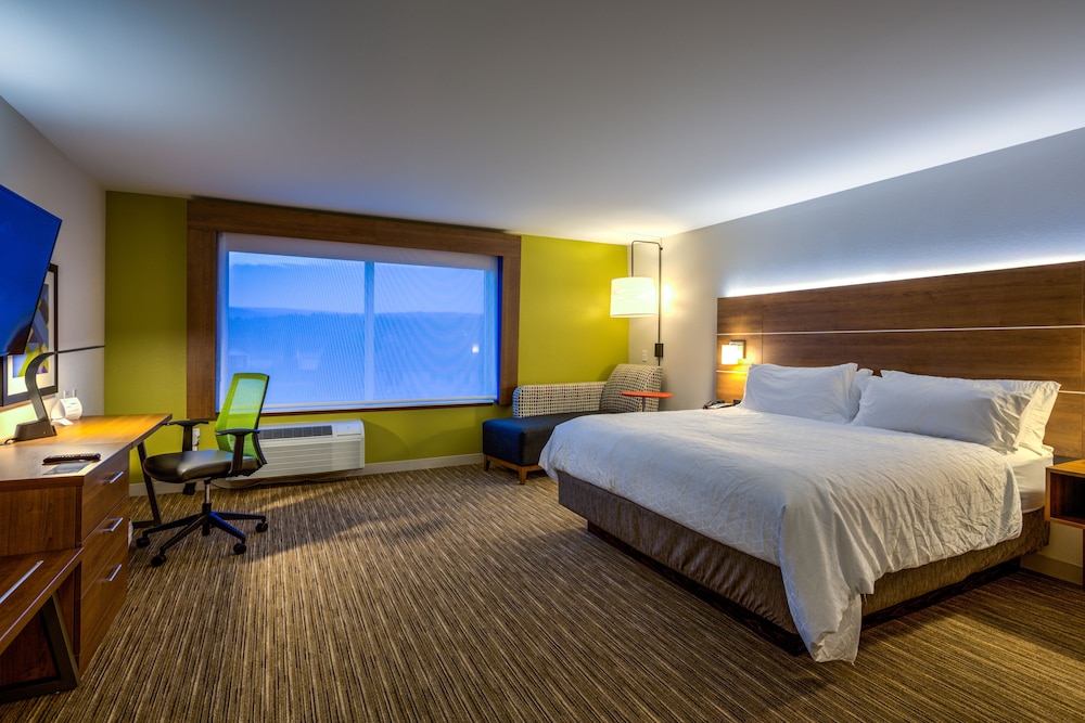 Holiday Inn Express Suites Reedsville State Coll Area 21/56