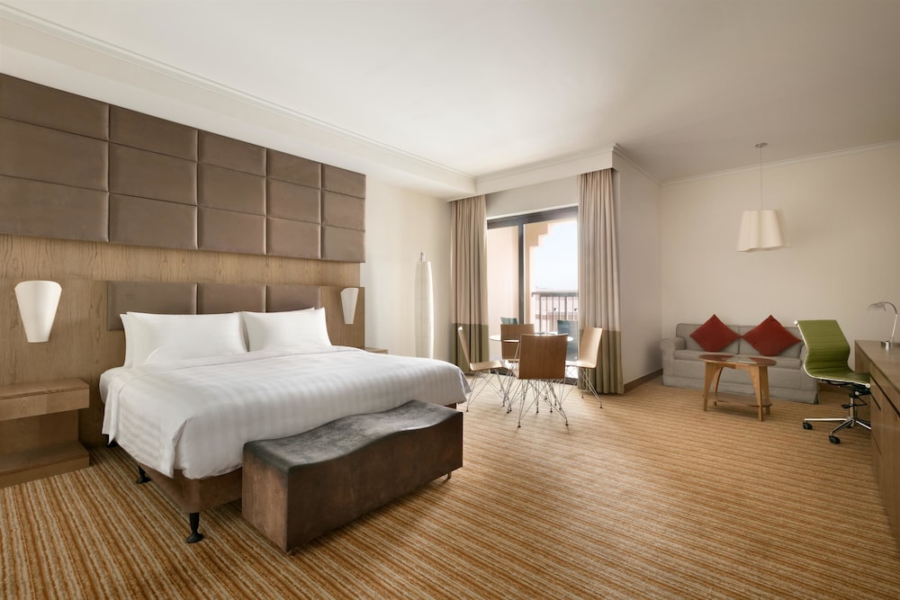 Traders Hotel, Qaryat Al Beri, Abu Dhabi 26/61