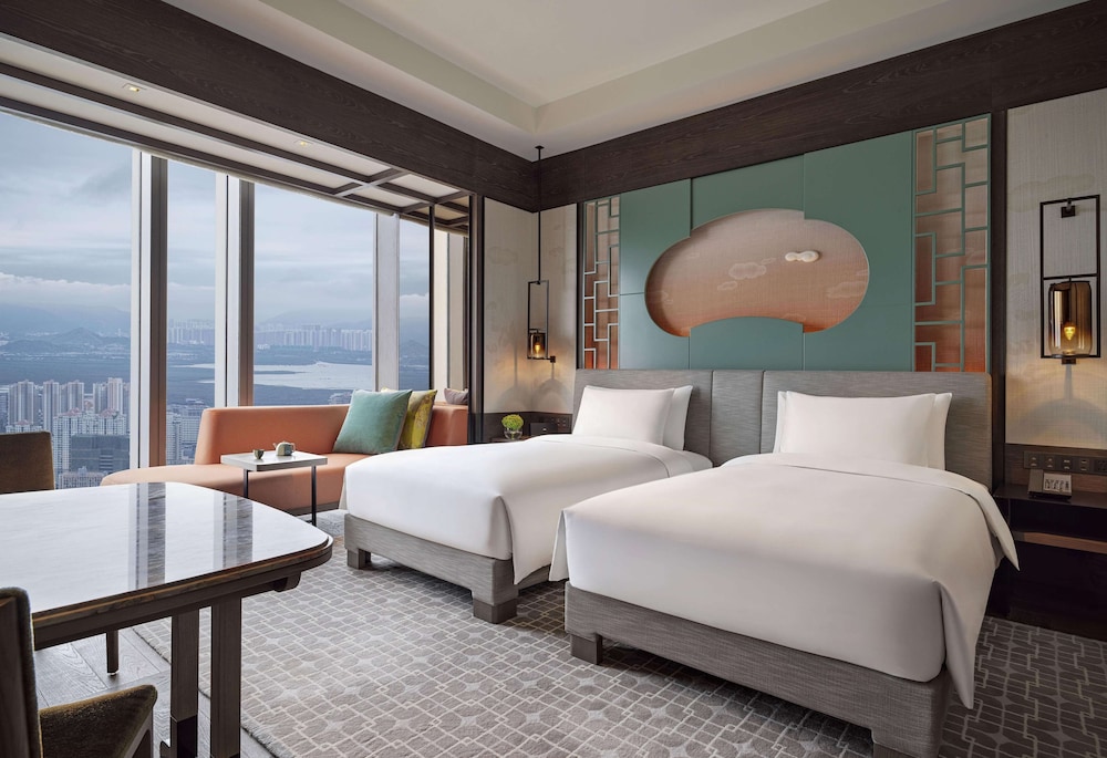 Room, Twin Beds, Skyline View