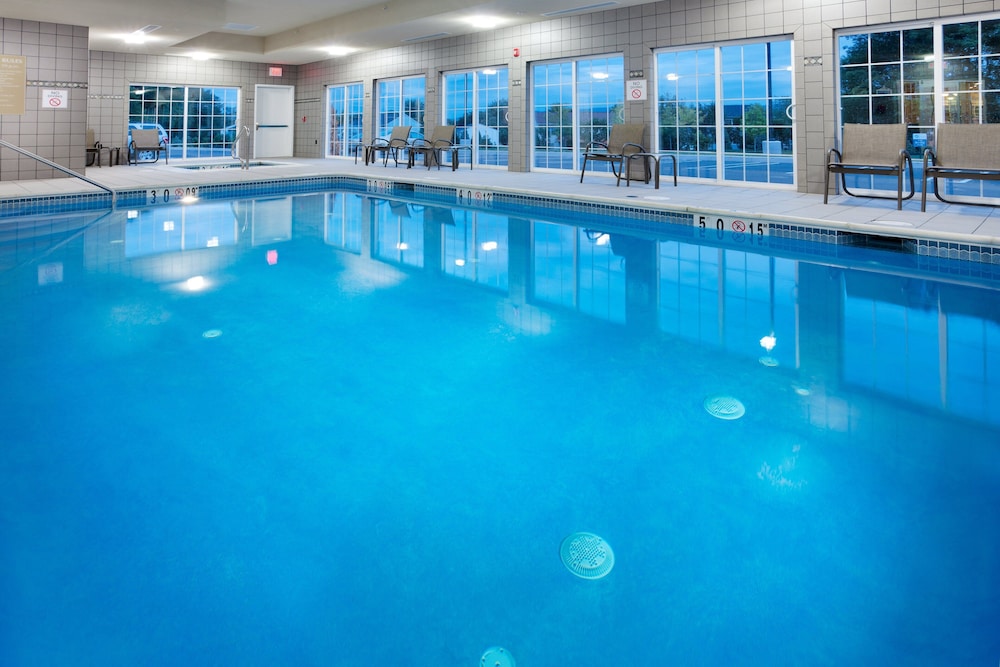 CANDLEWOOD SUITES HARRISBURG 7/76