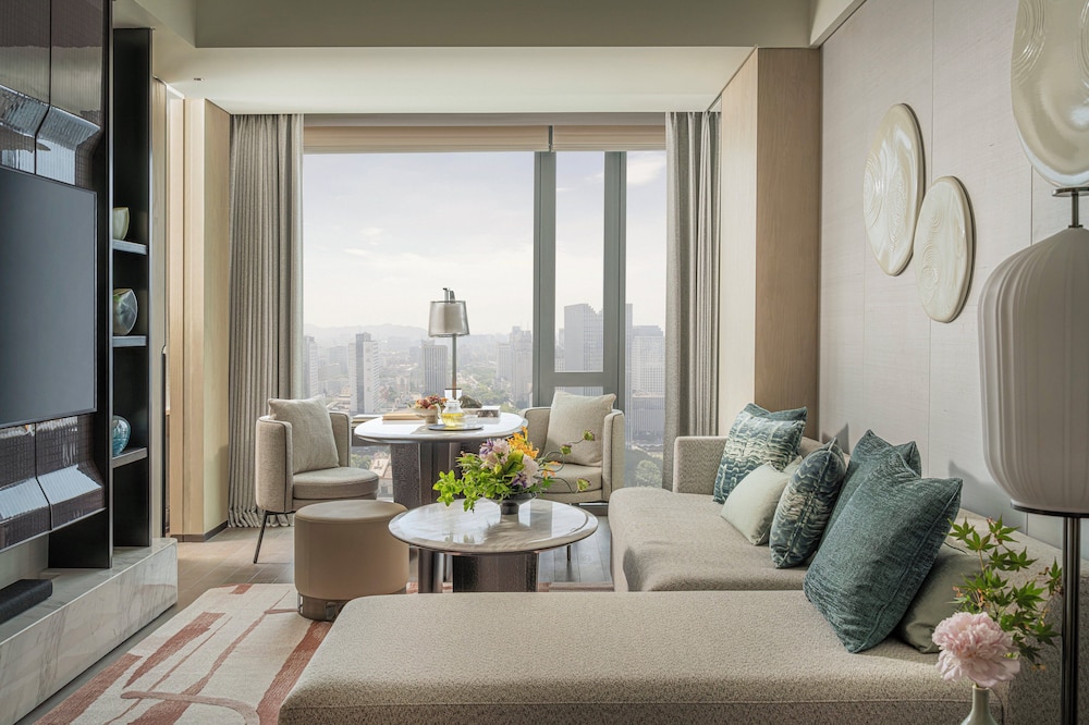 Four Seasons Hotel Hangzhou at Hangzhou Centre 34/55