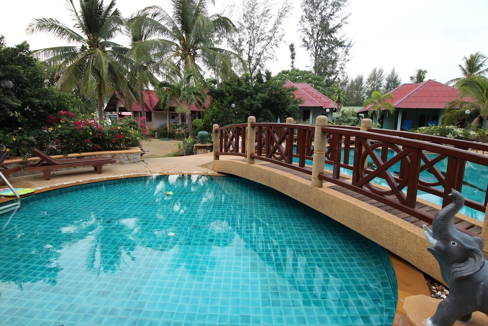 Lanta Villa Resort 7/58
