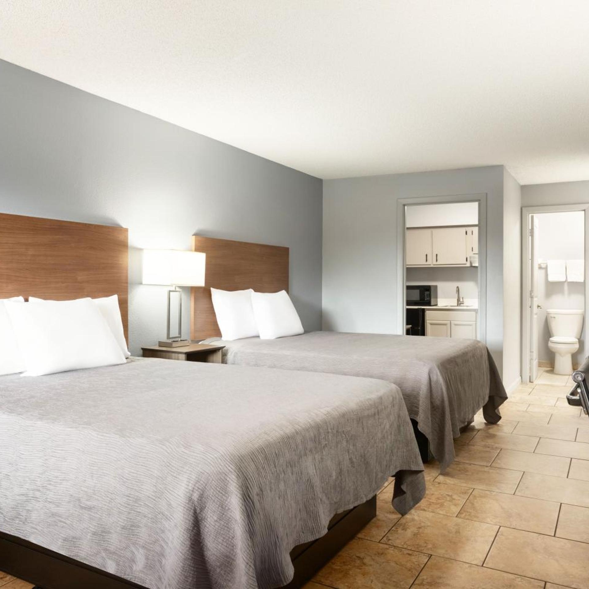 Home Inn & Suites Orlando-Apopka 7/21