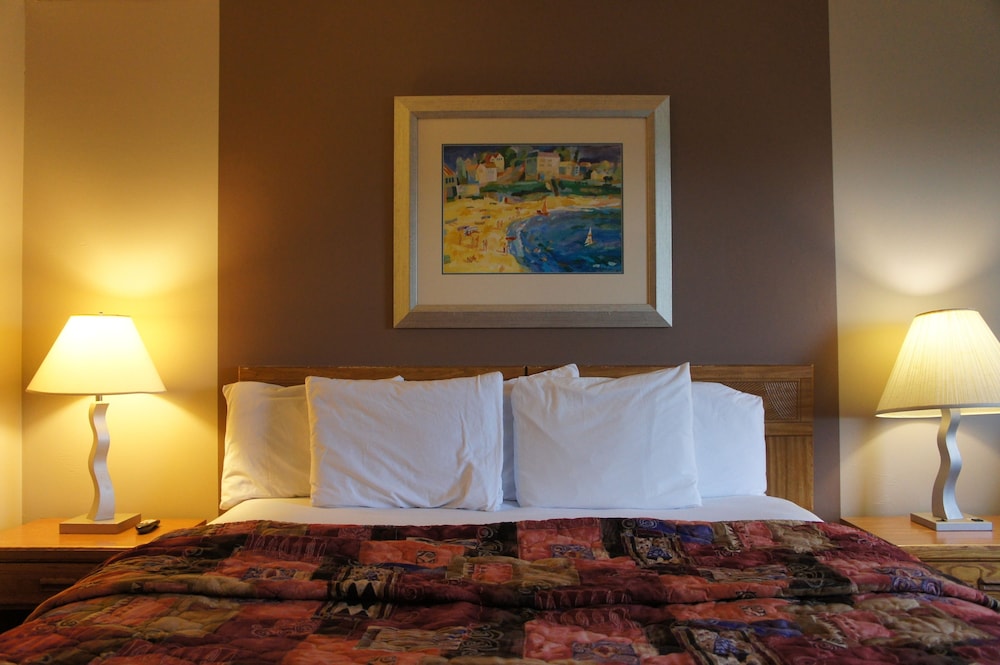 Coratel Inn and Suites Maple Grove 29/50