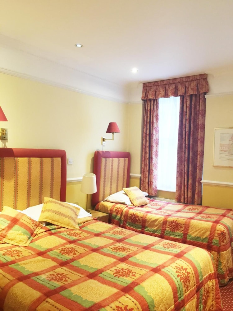 Hyde Park Radnor Hotel 18/40