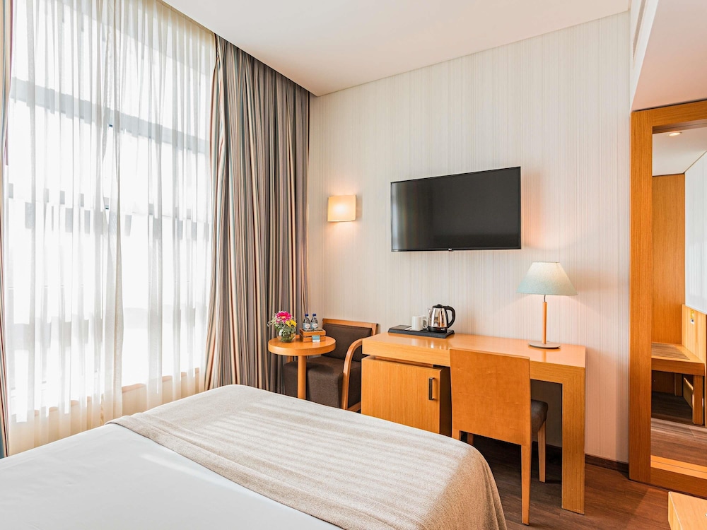 Mercure Lisboa Almada 19/50