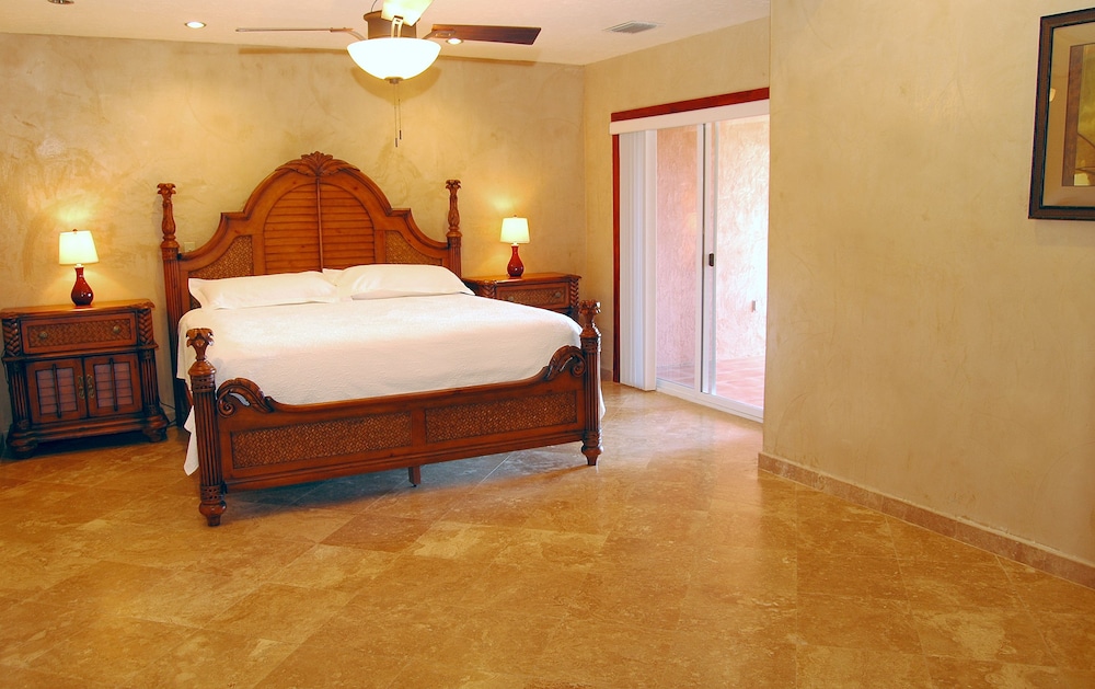 Infinity Bay Beach Resort 14/72