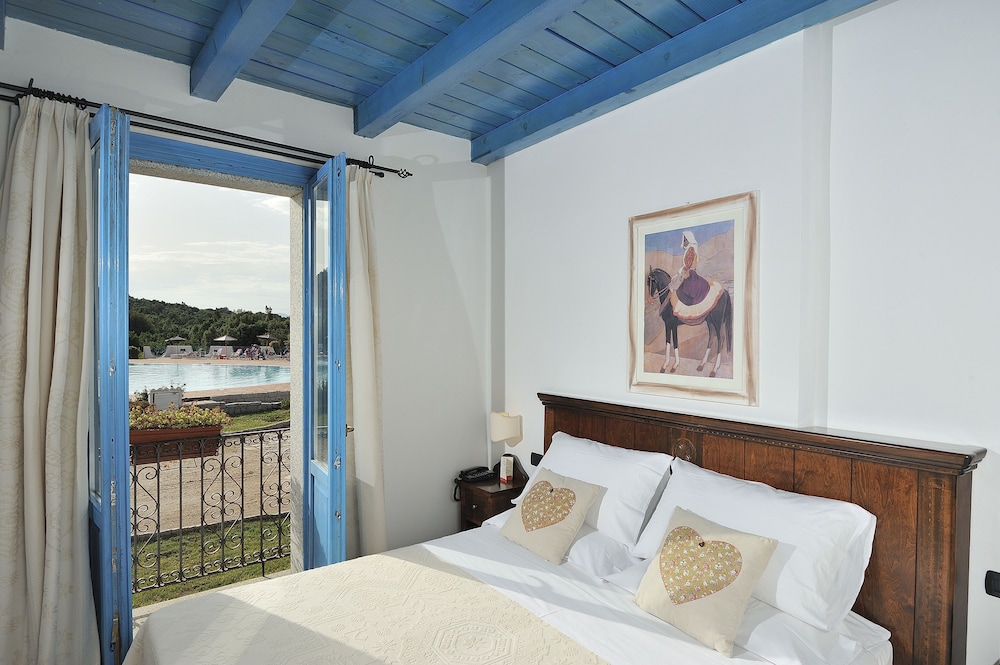 Deluxe, Double Bed