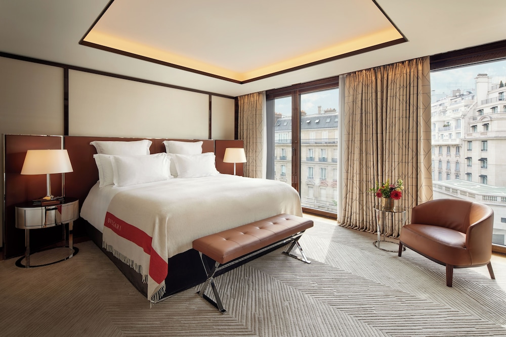 DELUXE, SUITE, CITY VIEW
