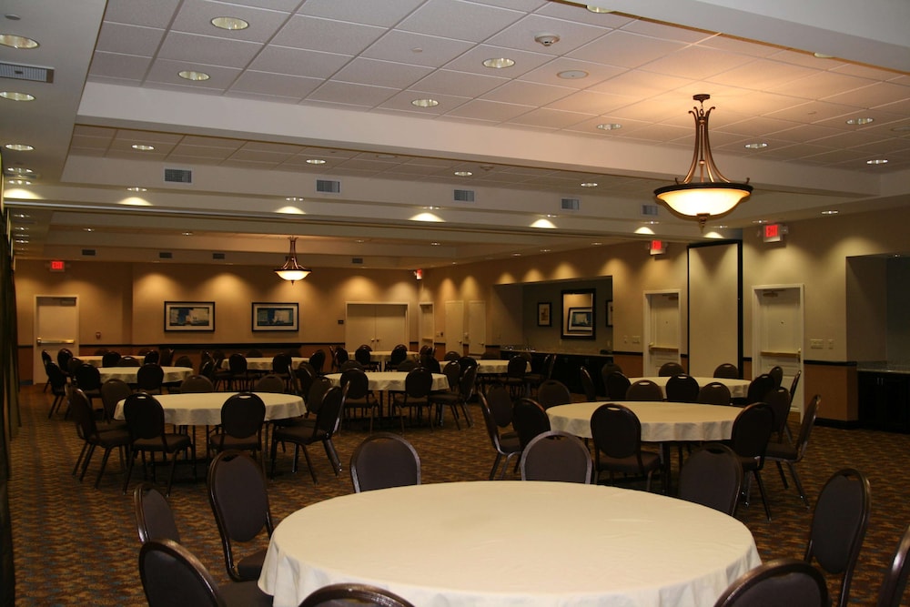 Hampton Inn And Suites Barstow 30/43