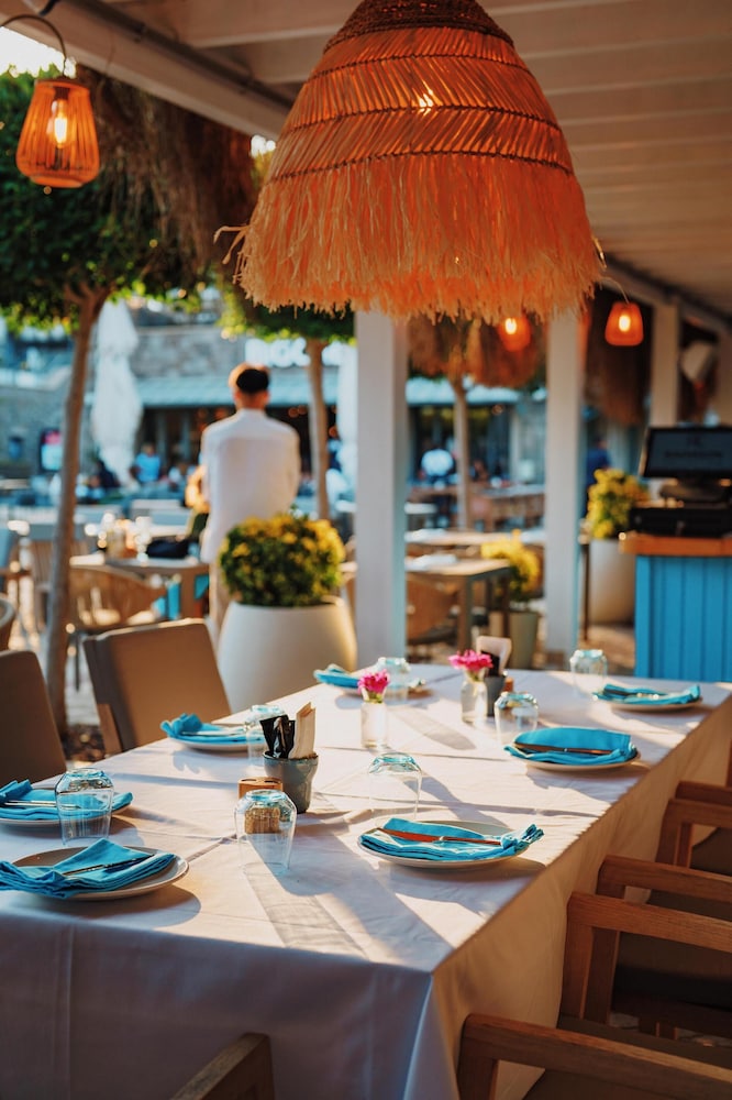 Radisson Collection Hotel Bodrum 56/75