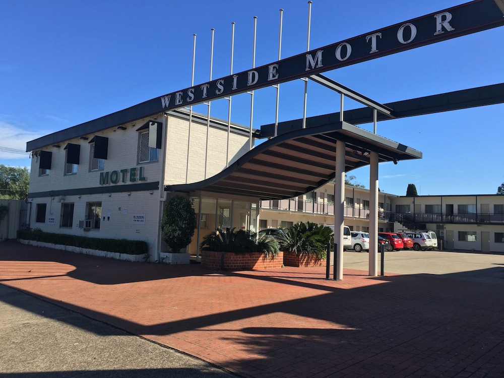 Westside Motor Inn 49/57