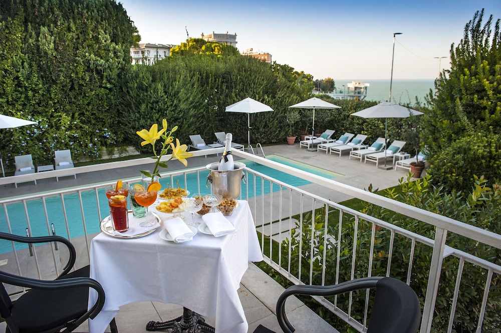 GRAND HOTEL PASSETTO 50/70