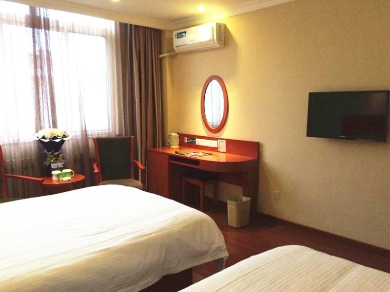 GreenTree Inn Shandong Jinan Suncun New District Express Hotel 8/18