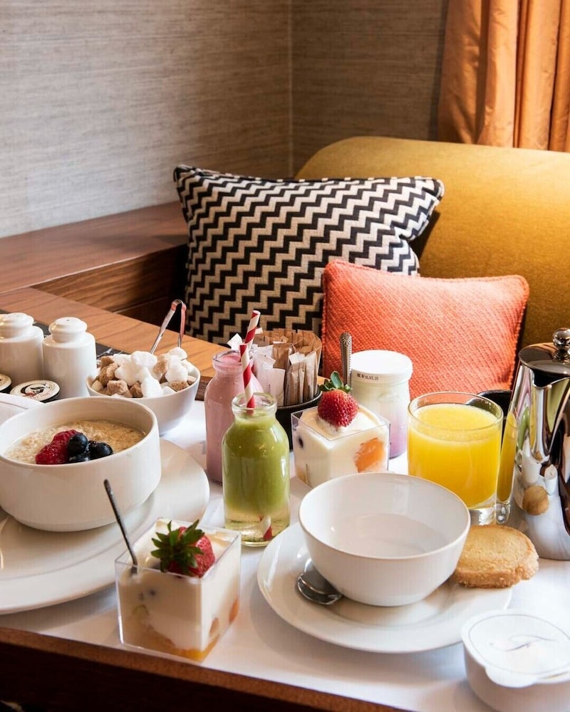 Fitzwilliam Hotel 40/52