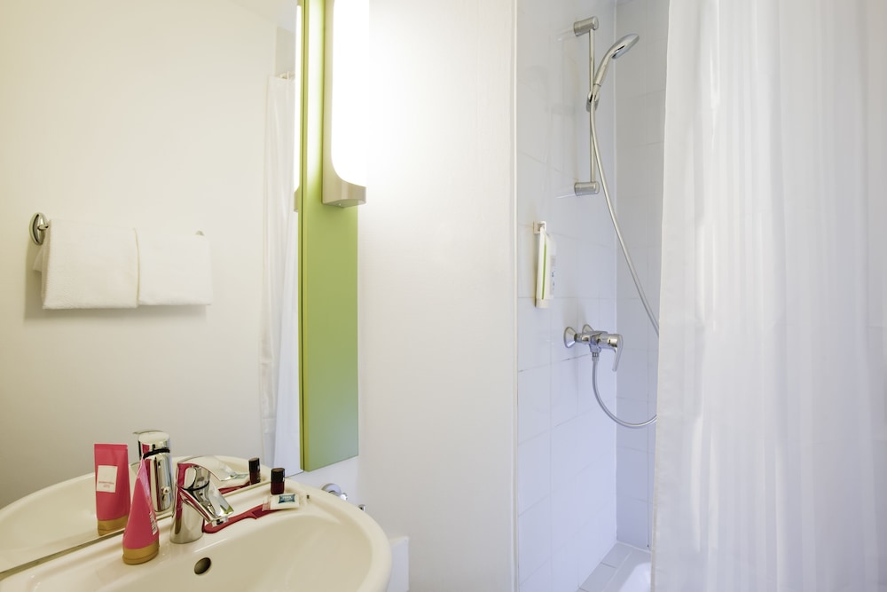 Ibis Budget Pontault Combault Rn4 Marne La Vallee 39/40
