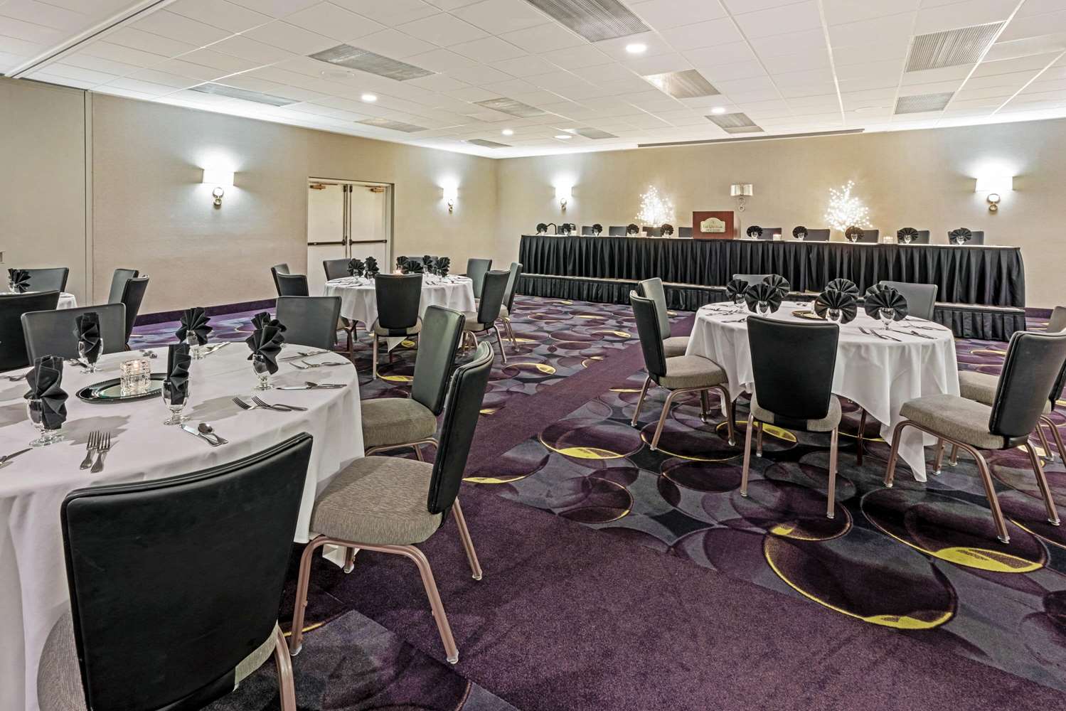 La Quinta Inn & Suites by Wyndham Tacoma - Seattle 37/45