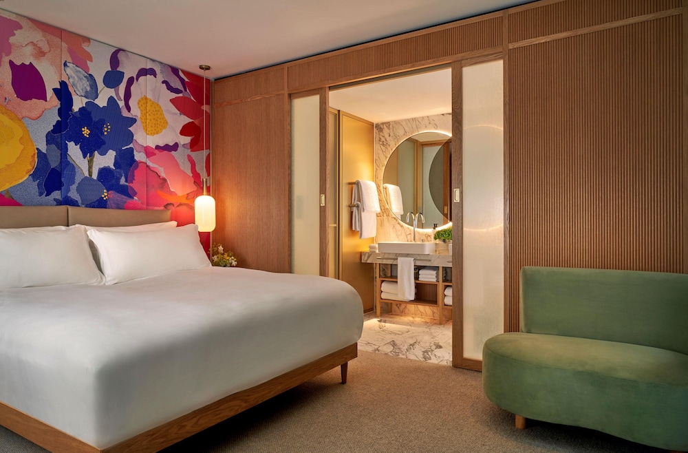ROOM, KING BED, ACCESSIBLE