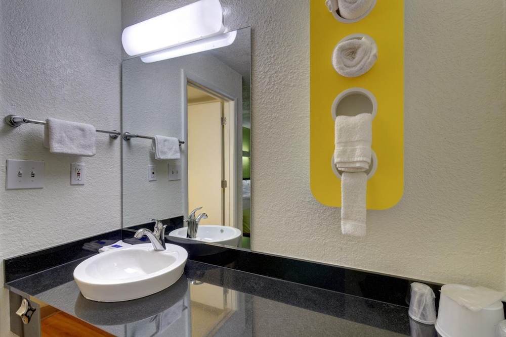 Motel6 Destin, FL 43/51