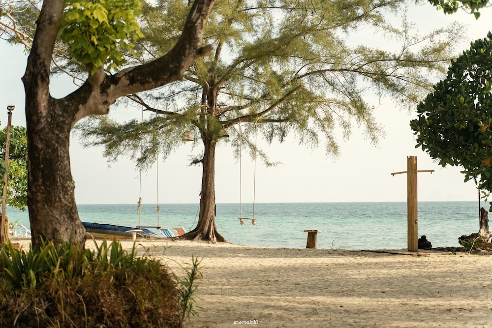 Mayalay Beach Resort 26/50