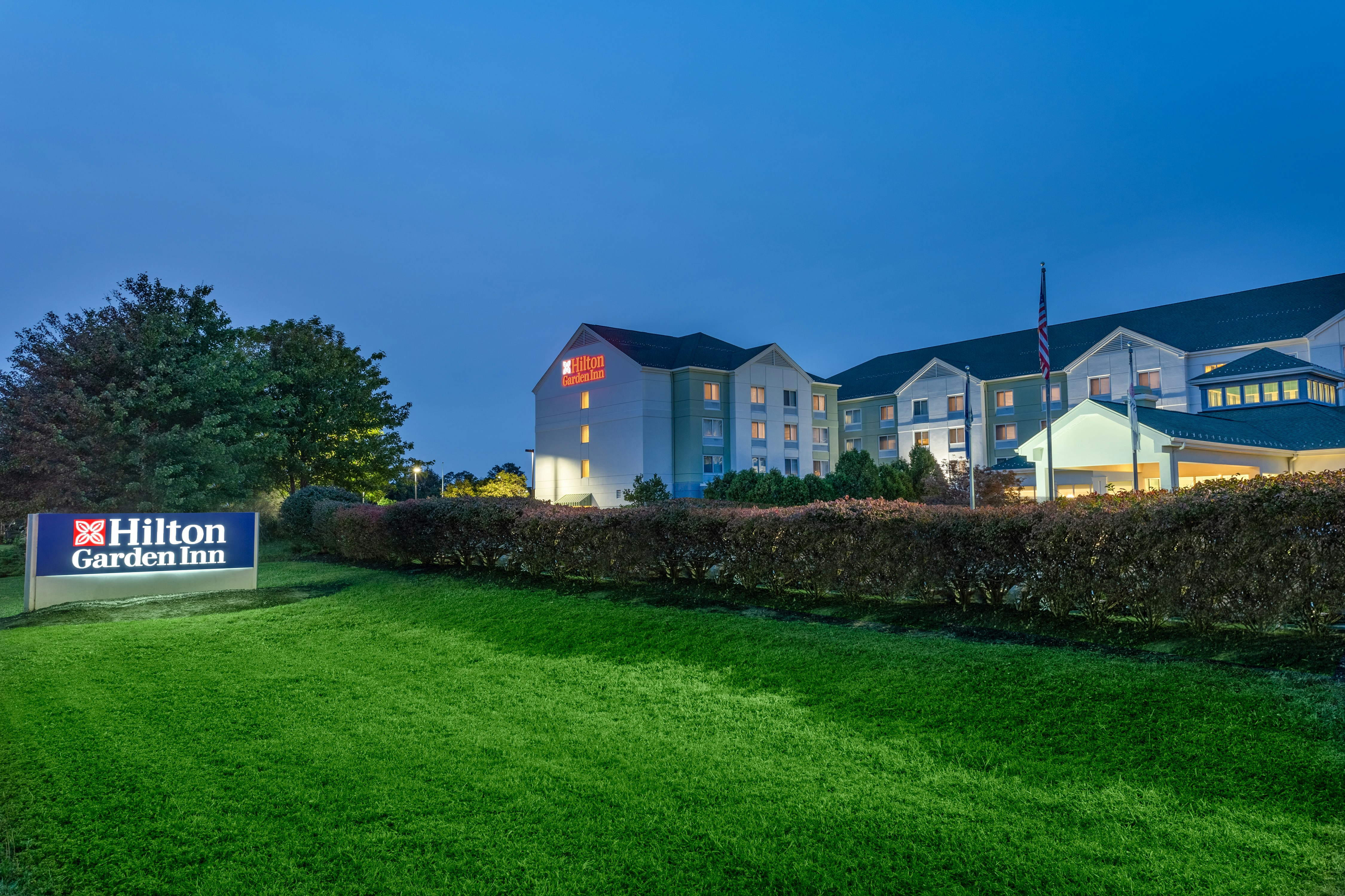 HILTON GARDEN INN ISLIP-MACARTHUR AIRPORT 46/48