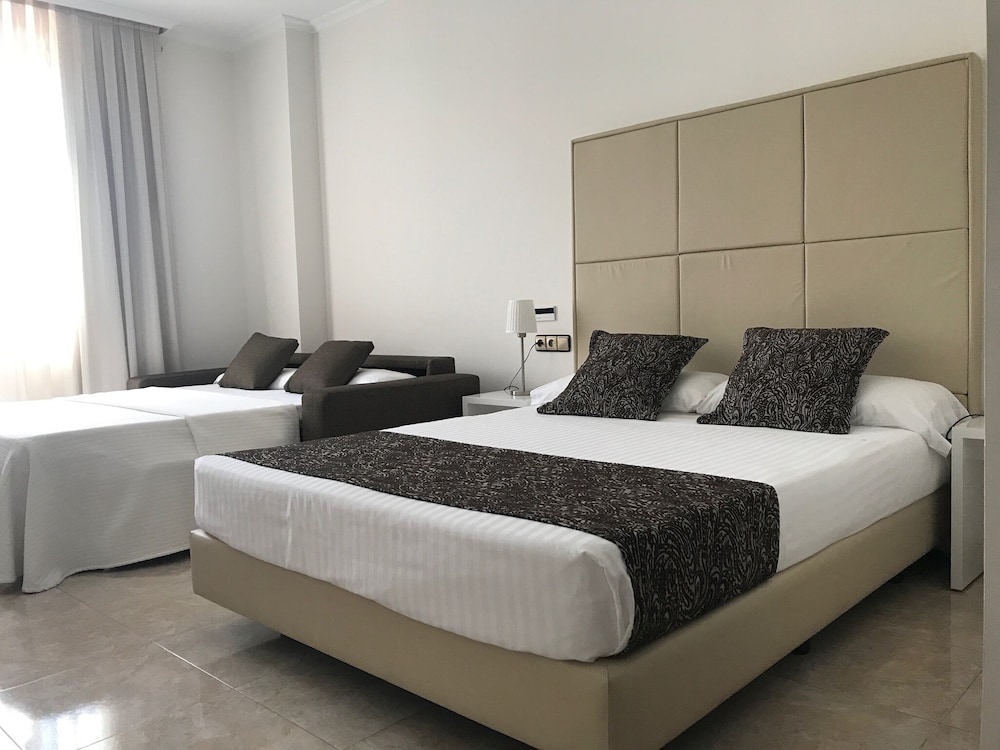Hotel Checkin Valencia Ciscar 15/64