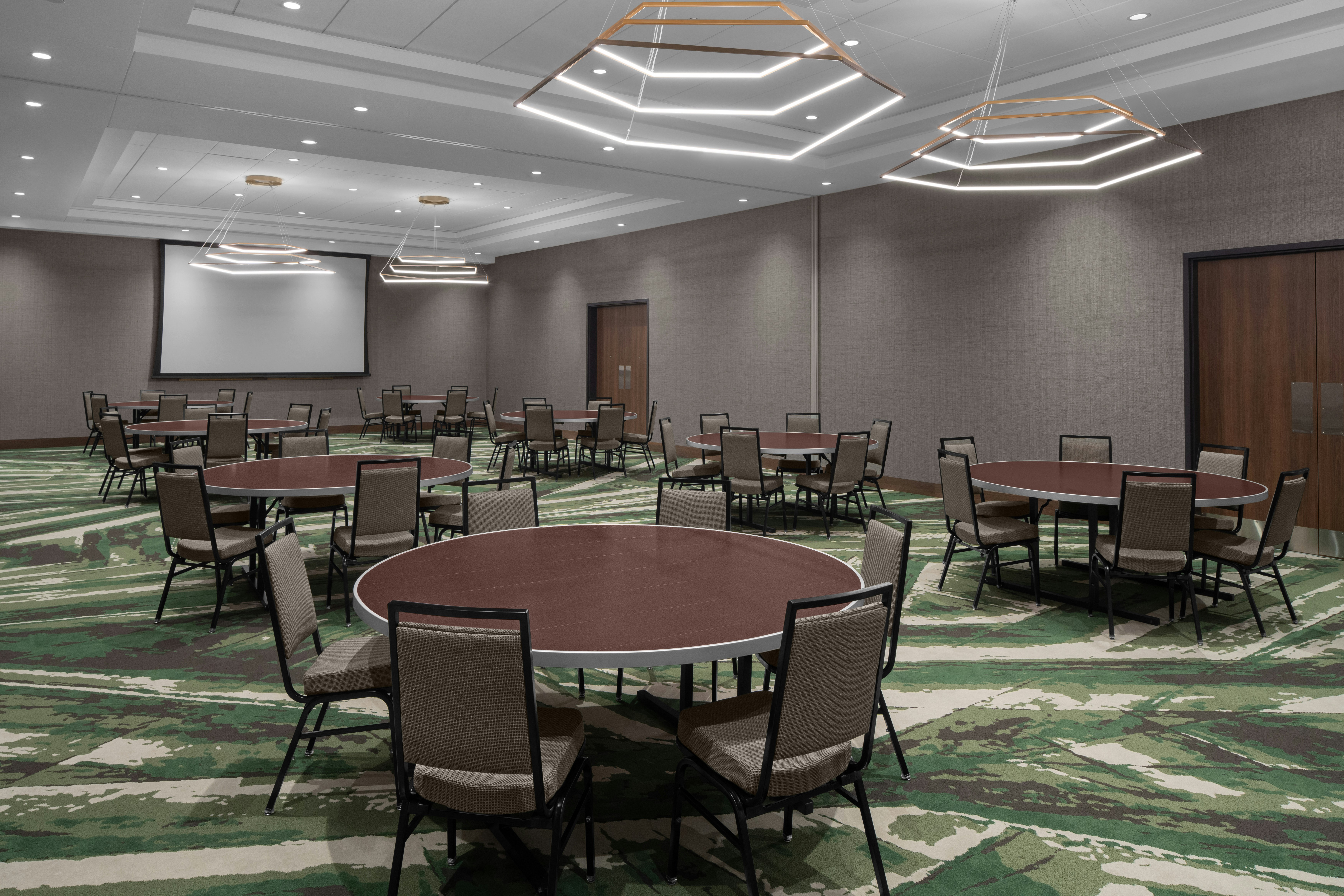 Embassy Suites by Hilton Madison Downtown 21/25