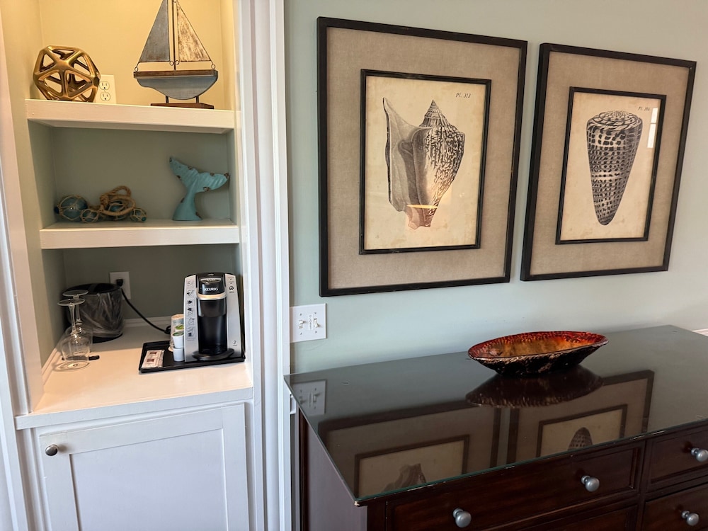 Crowne Pointe Historic Inn Spa 10/75