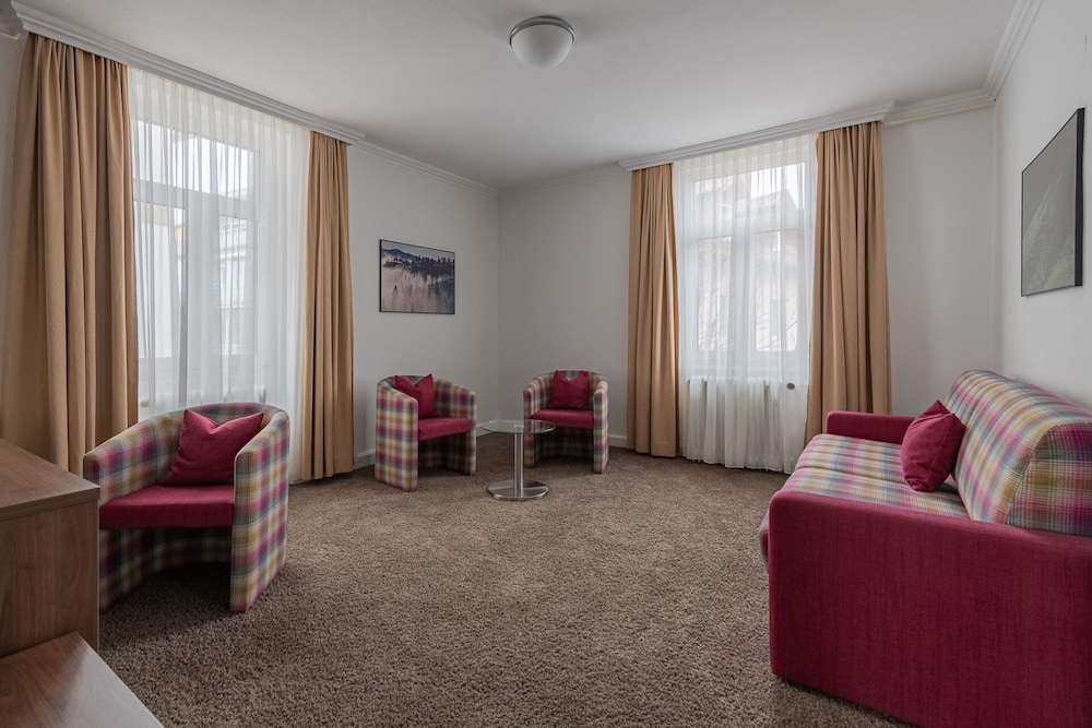 BOUTIQUE HOTEL SOCIETE 31/43