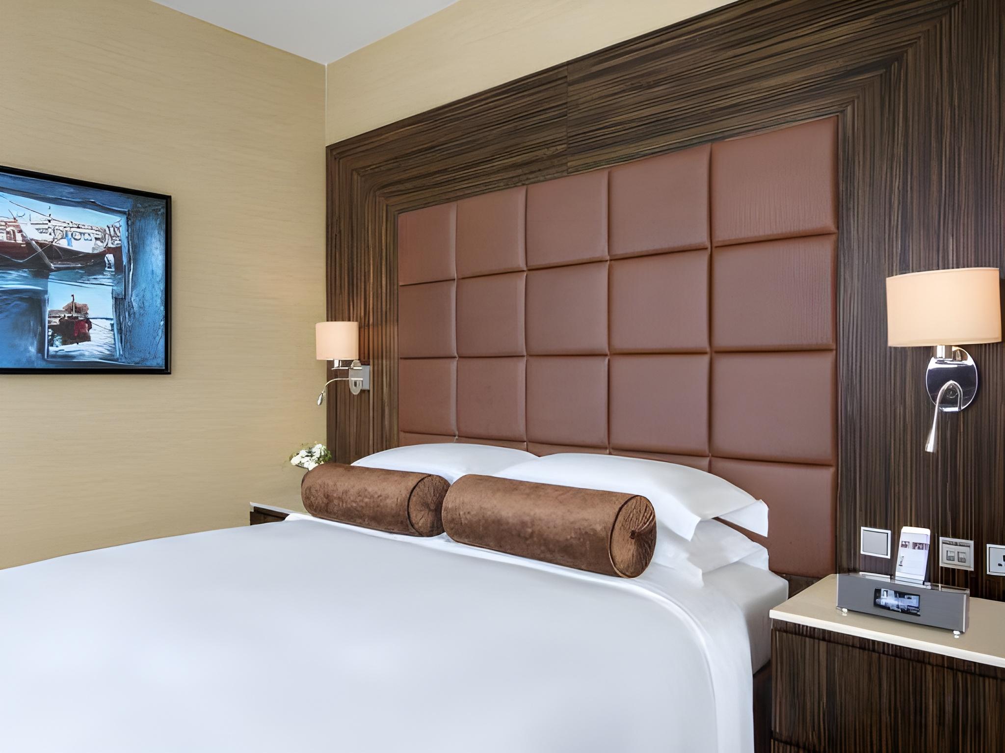 Club Rotana, King Bed