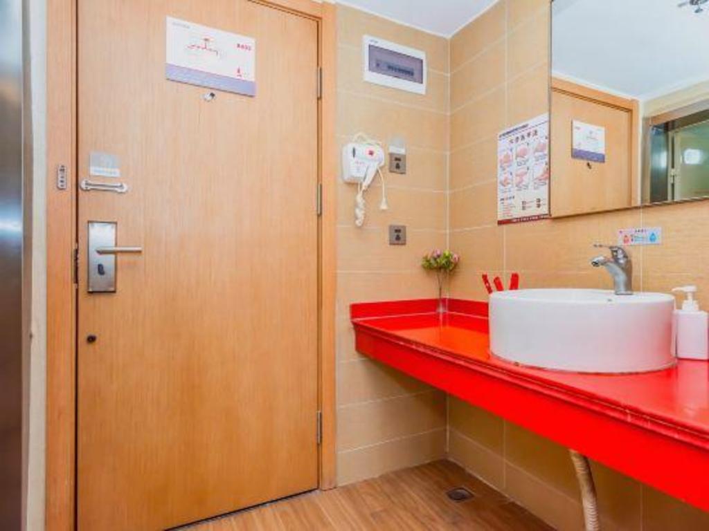 Thank Inn Plus Hotel Qingdao Huangdao District Weike Yunhai City 33/33