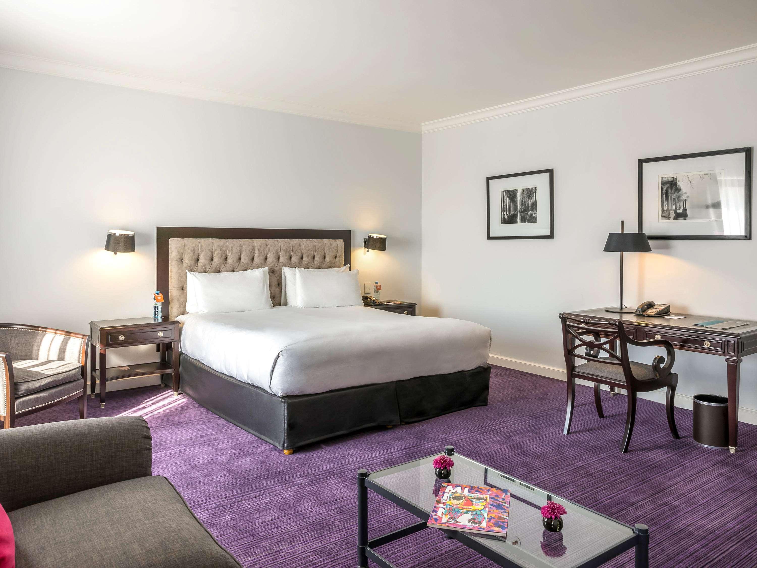JUNIOR SUITE, QUEEN BED
