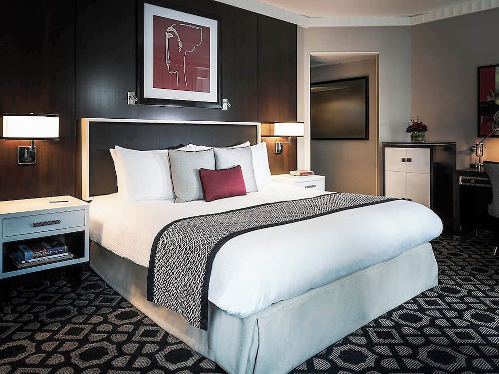 SUPERIOR, KING BED, ACCESSIBLE