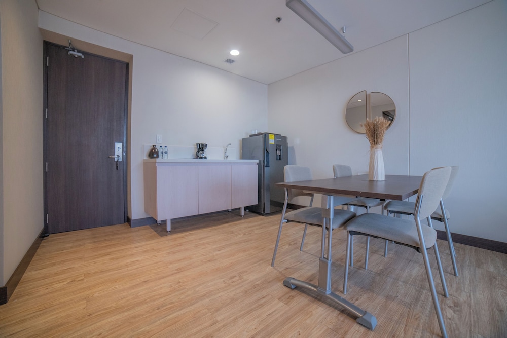 Liv Hotel Zona G 35/58